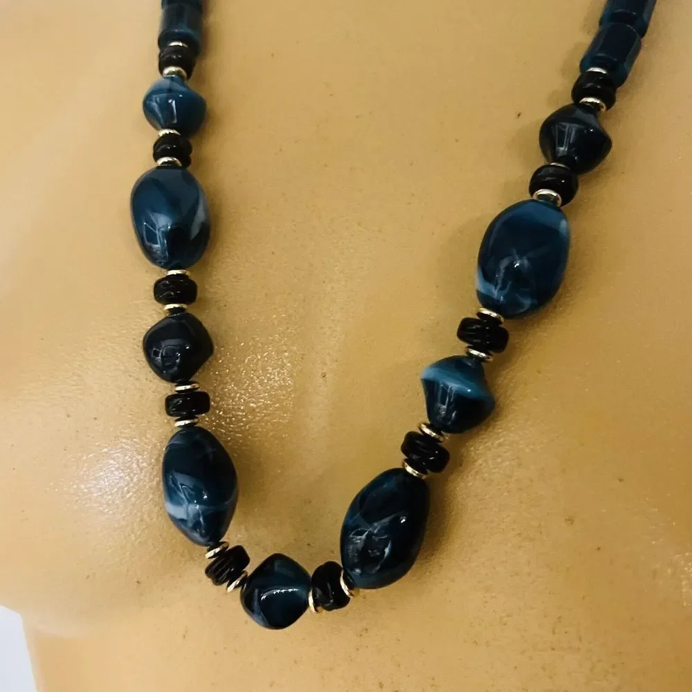 Vintage Lucite Necklace Black Blue  Marbled Chunky Beads Gold Swirl BEAUTIFUL